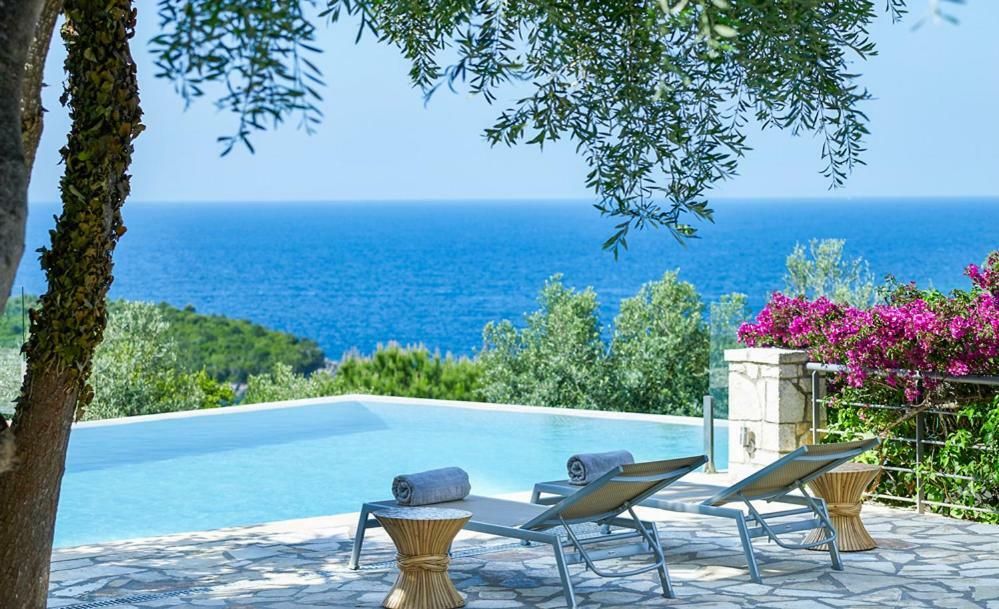 Villa Ioli- Beachfront Luxury Residence Игуменица Экстерьер фото