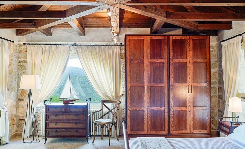 Villa Ioli- Beachfront Luxury Residence Игуменица Экстерьер фото