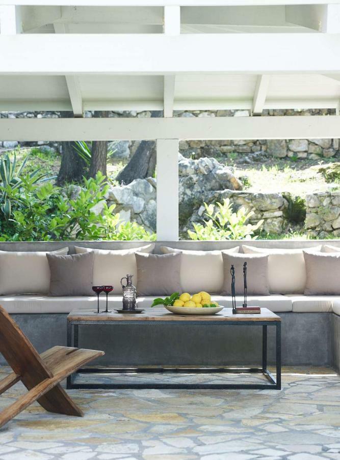 Villa Ioli- Beachfront Luxury Residence Игуменица Экстерьер фото